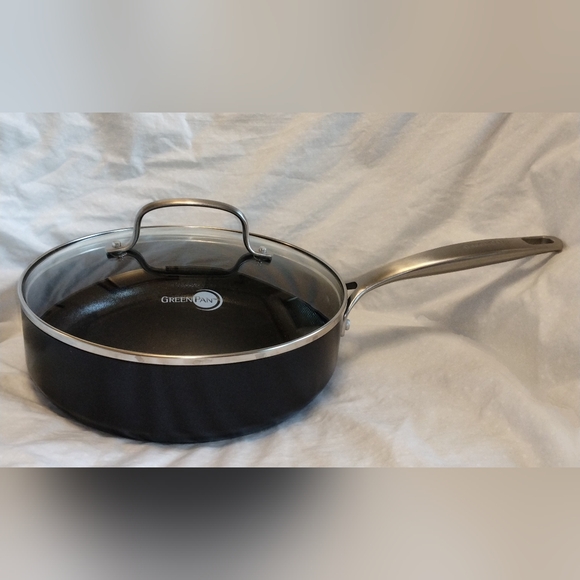 GreenPan Ceramic Non-Stick Frying Pan with Lid 9.5" Diameter Never Used - Picture 1 of 9